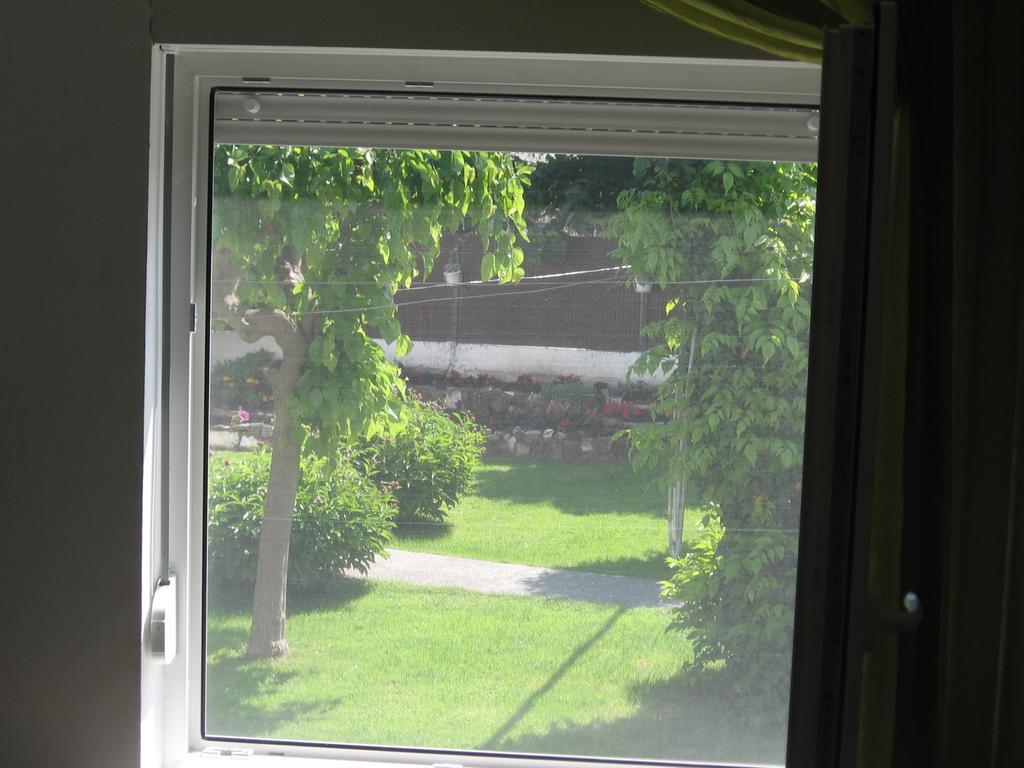 Green Apartment Novi Sad Buitenkant foto