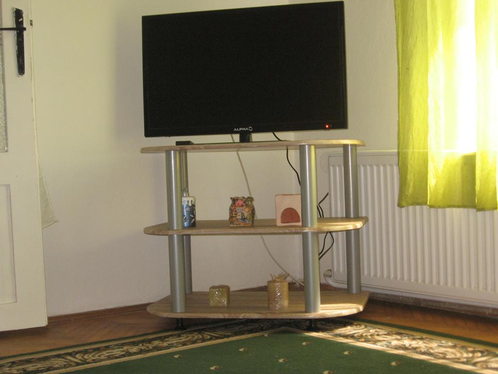 Green Apartment Novi Sad Buitenkant foto