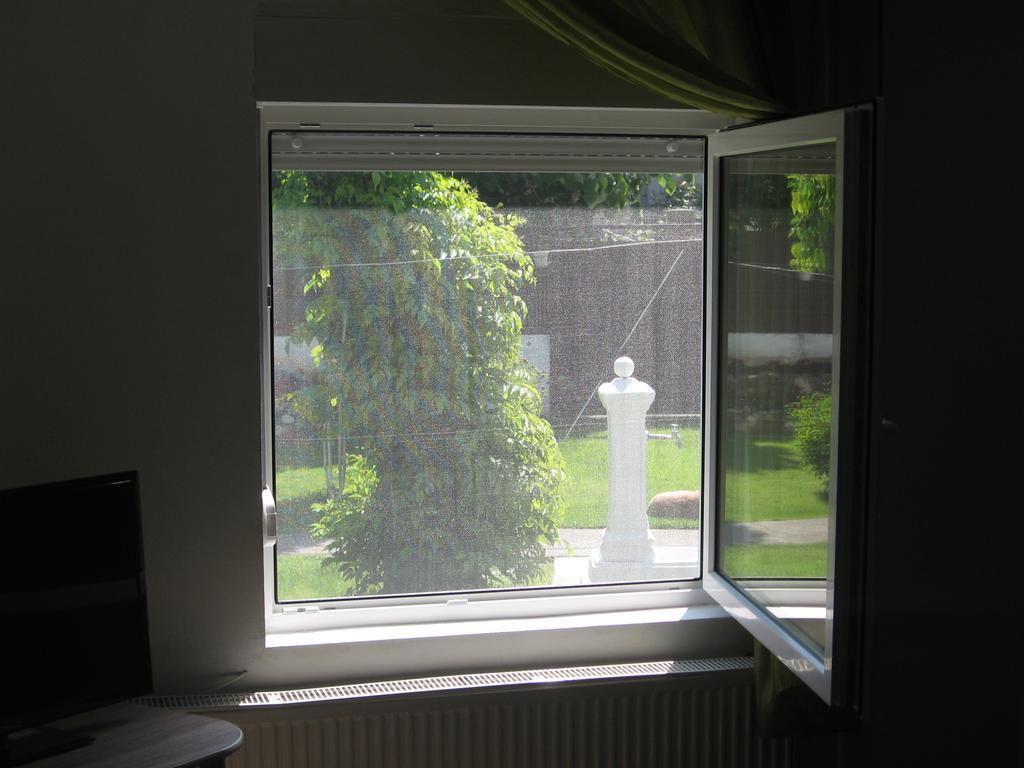 Green Apartment Novi Sad Buitenkant foto