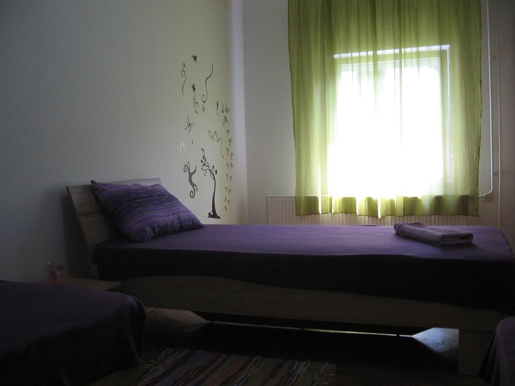 Green Apartment Novi Sad Buitenkant foto