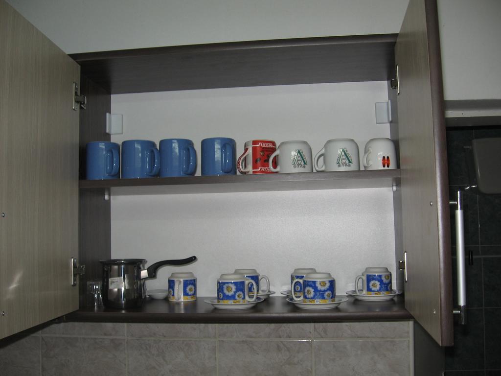Green Apartment Novi Sad Buitenkant foto
